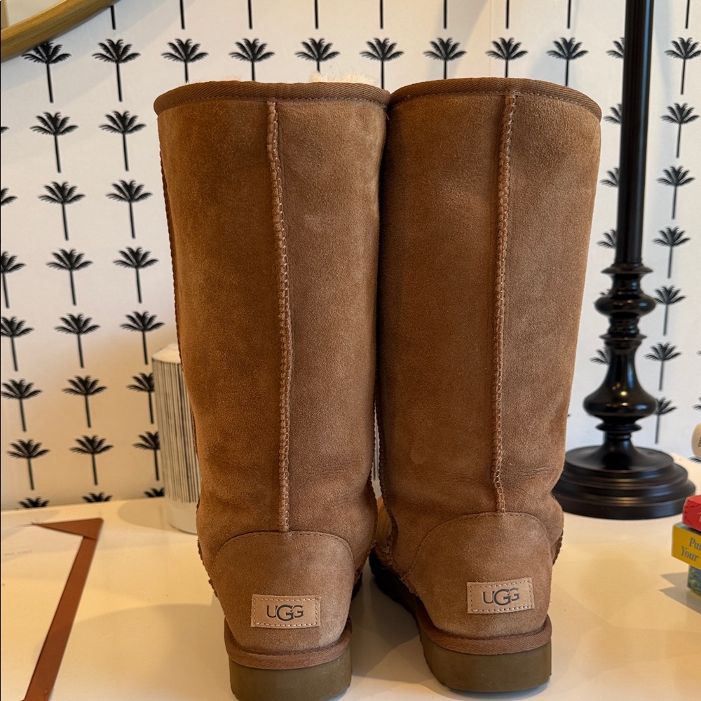 UGG Classic Tall II Chestnut Boots Women’s Size 9